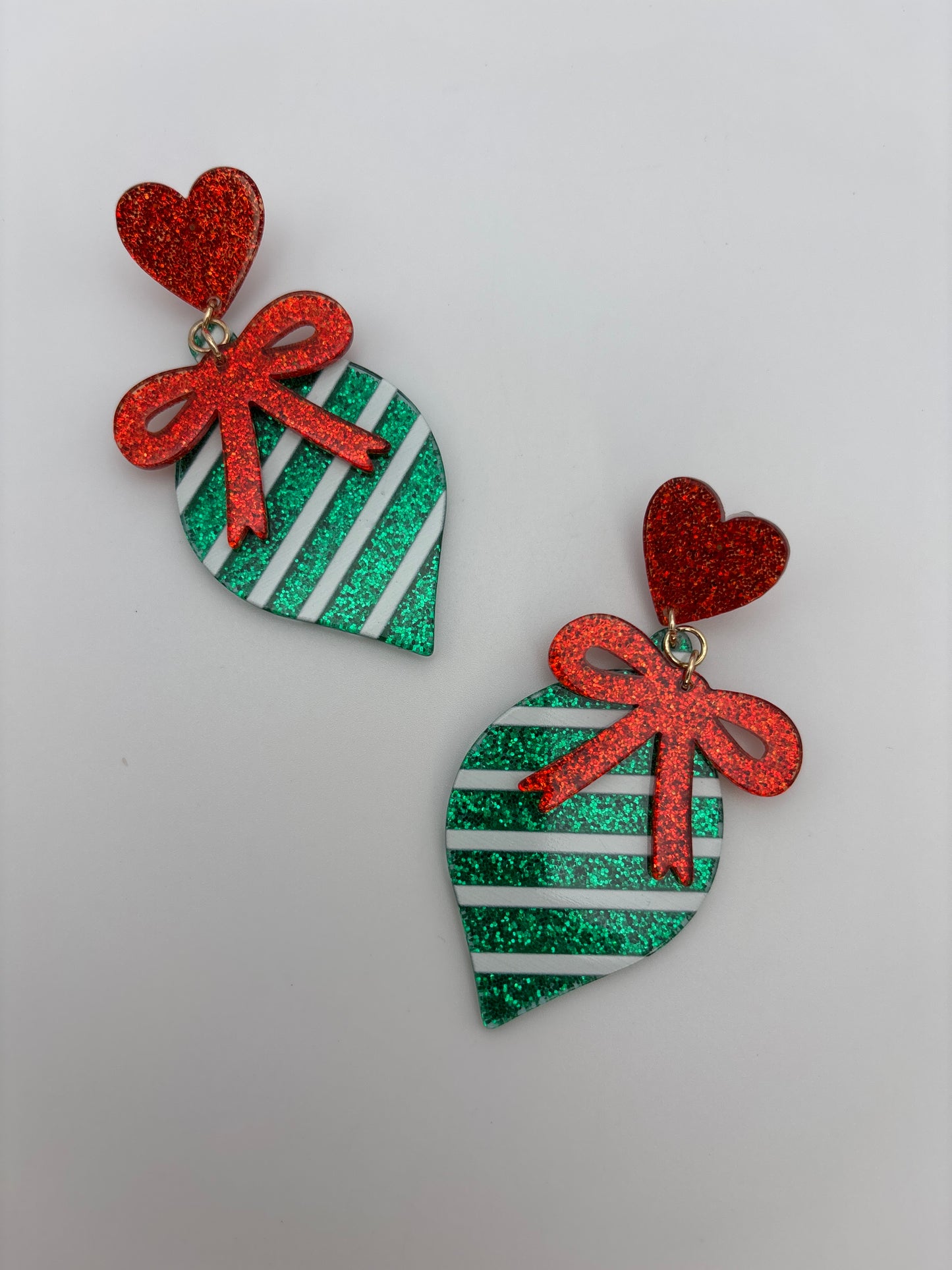 Green and Red Glitter Christmas Earrings β Holiday Bow Ornament Earrings - Beads & Glimmer