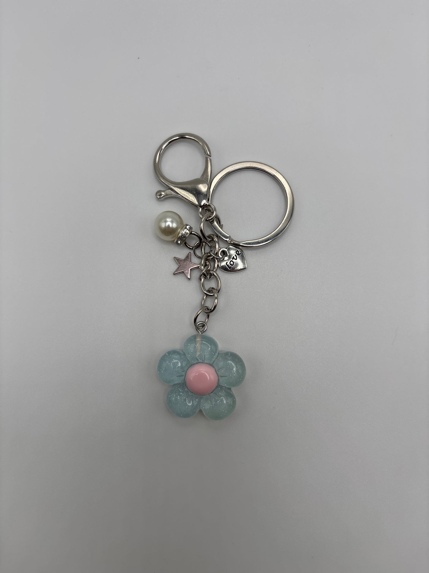 Pastel Blue Daisy with Pink Center and Charms Keychain – Cute Acrylic Flower Keychain - Beads and Glimmer